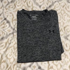 Men’s Under Armor T-shirt; Gray; size XL; great condition
